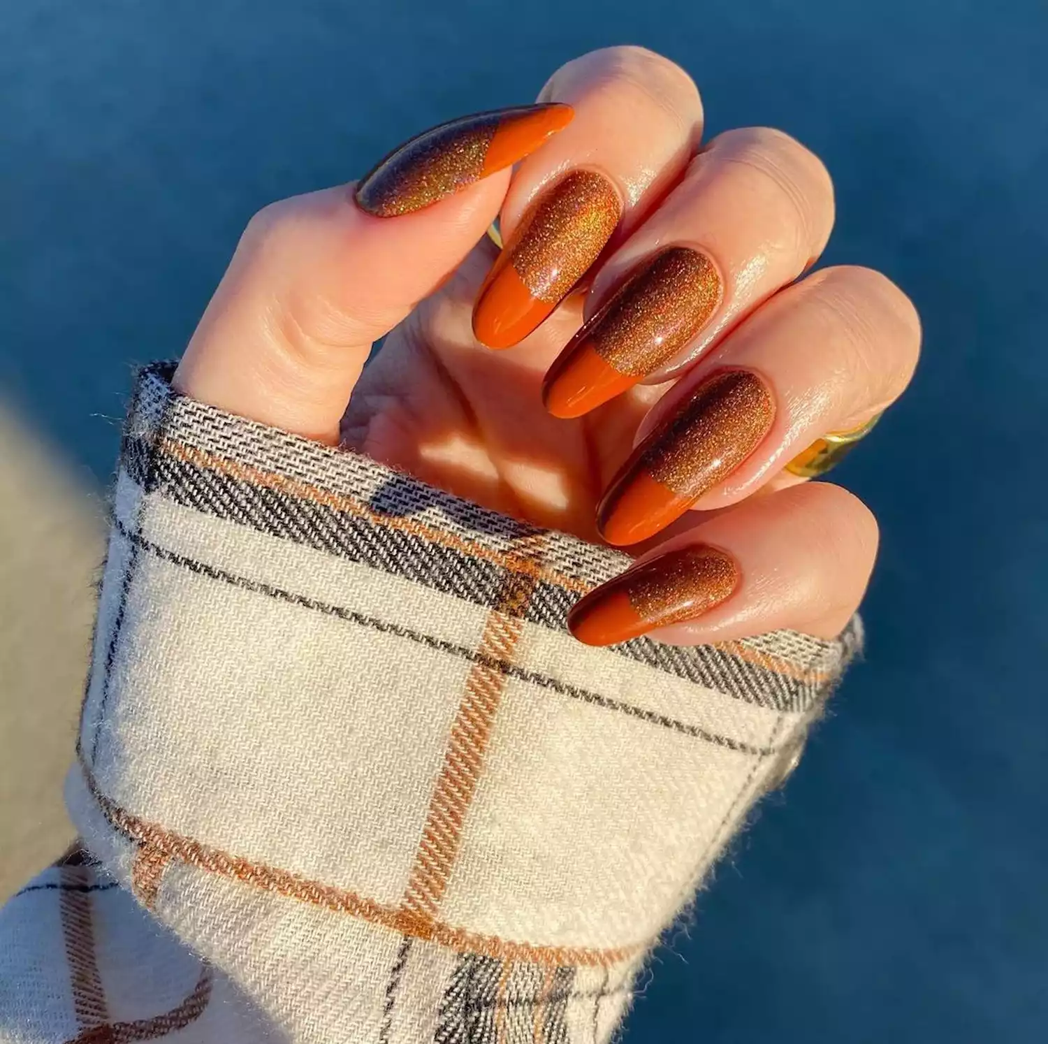 Orange manicure - nail design ideas that are suitable for autumn