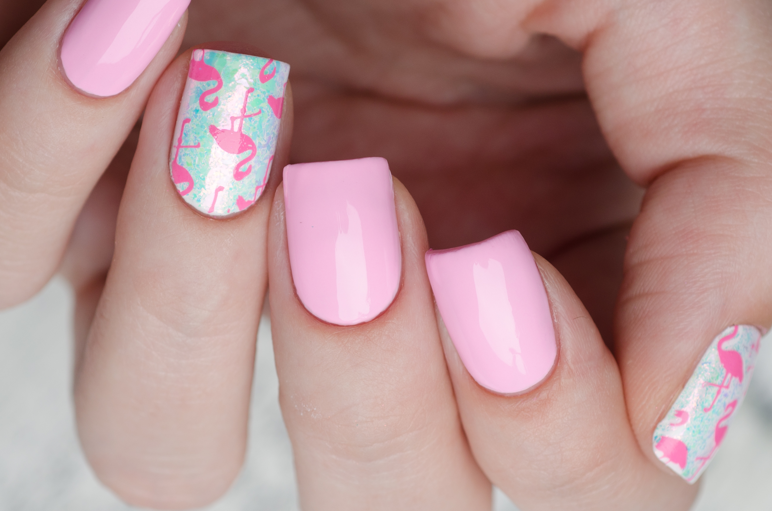 Обновите свои нюдовые ногти с помощью одного из этих розовых дизайнов ногтей