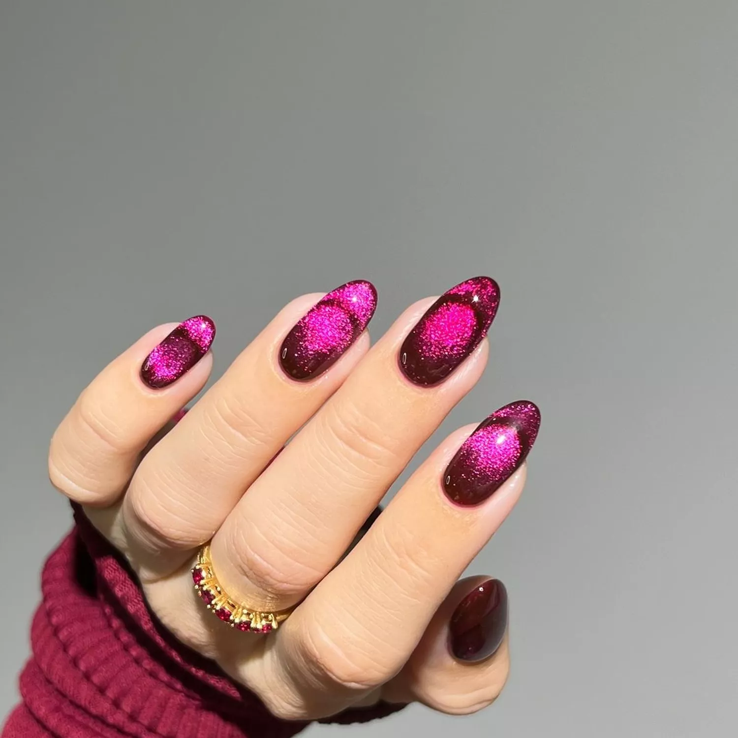 Autumn velvet manicure: fashion trends 2024